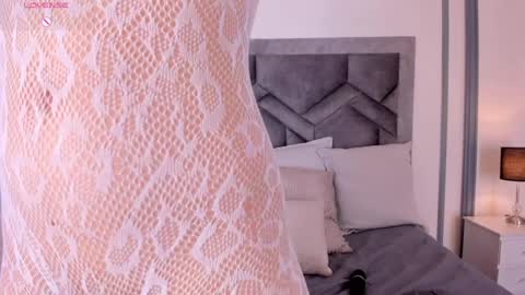    online show from September 10, 2025, 1:22 pm