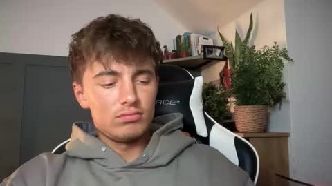 Lucian online show from September 10, 2025, 7:36 pm