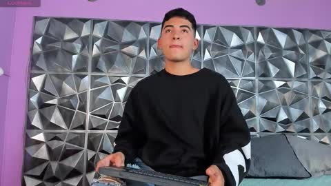 Snapshot of luciano_ciro chatting on March 3, 2026, 3:34 am Luciano online show from March 3, 2026, 3:34 am