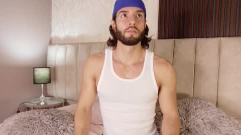 Luciano online show from October 19, 2025, 10:21 pm