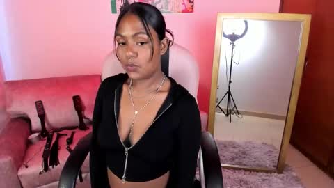 Snapshot of lucie_harper chatting on October 1, 2025, 8:48 pm online show from October 1, 2025, 8:48 pm