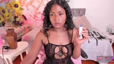 Snapshot of lucie_harper chatting on October 7, 2025, 8:50 pm online show from October 7, 2025, 8:50 pm