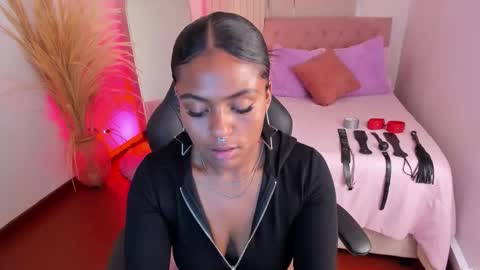 Snapshot of lucie_harper chatting on October 14, 2025, 8:42 pm online show from October 14, 2025, 8:42 pm