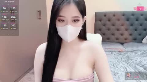 lucii04 online show from January 14, 2026, 5:40 pm