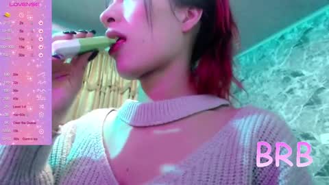 Snapshot of lucii_19 chatting on February 19, 2025, 4:22 pm Lucia online show from February 19, 2025, 4:22 pm