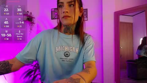 luciiana online show from December 20, 2024, 8:01 pm