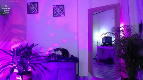 luciiana online show from December 28, 2024, 10:25 am