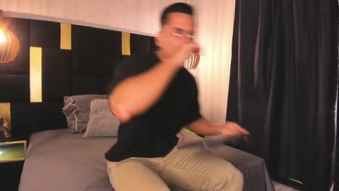 Snapshot of lucio__fox chatting on January 16, 2026, 11:58 am Lucio online show from January 16, 2026, 11:58 am