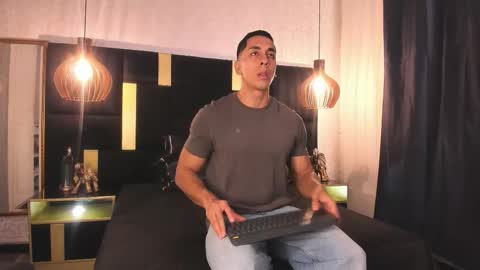 Snapshot of lucio__fox chatting on February 6, 2026, 11:35 am Lucio online show from February 6, 2026, 11:35 am