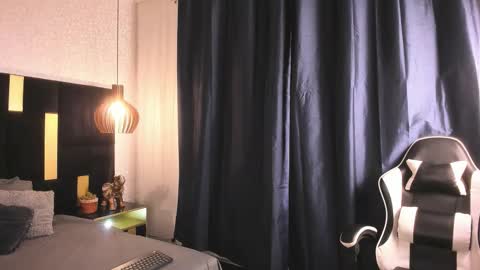 Snapshot of lucio__fox chatting on February 14, 2026, 12:57 pm Lucio online show from February 14, 2026, 12:57 pm