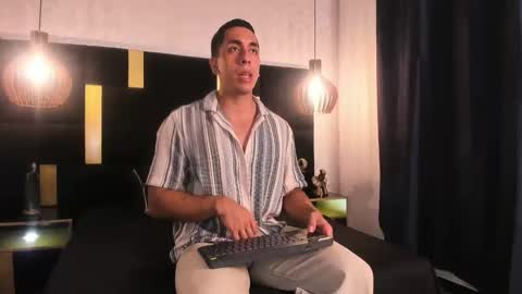 Snapshot of lucio__fox chatting on April 19, 2026, 12:26 pm Lucio online show from April 19, 2026, 12:26 pm