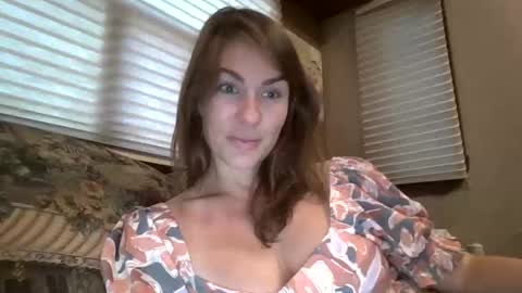 April online show from September 9, 2025, 11:04 pm