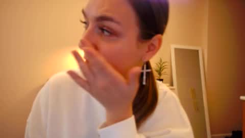 lucky_foryou_baby online show from December 2, 2024, 12:51 pm