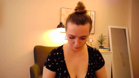 lucky_foryou_baby online show from January 13, 2025, 10:36 am