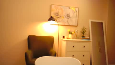 lucky_foryou_baby online show from February 5, 2025, 6:37 pm