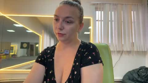 lucky_foryou_baby online show from July 21, 2026, 9:00 am