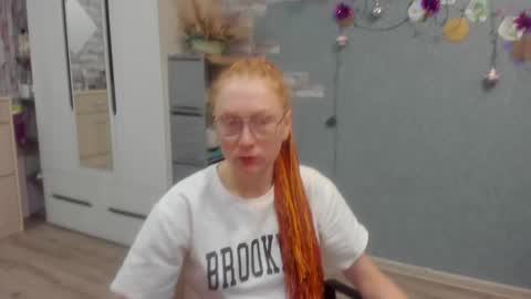 lucky_licky20 online show from December 18, 2025, 2:17 am