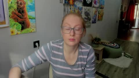 lucky_licky20 online show from April 4, 2026, 4:00 am