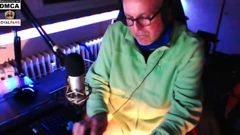 Snapshot of luckyfreak1 chatting on March 9, 2025, 12:10 am call me Stefan online show from March 9, 2025, 12:10 am