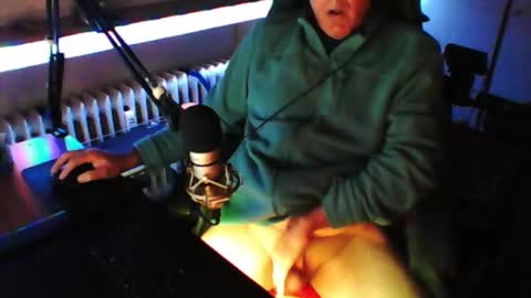 Snapshot of luckyfreak1 chatting on October 10, 2025, 5:45 pm call me Stefan online show from October 10, 2025, 5:45 pm