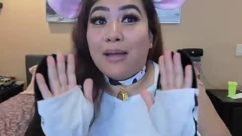 luckylee1992 online show from October 19, 2025, 5:08 am