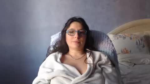 luckylinda23 online show from December 19, 2025, 12:23 pm