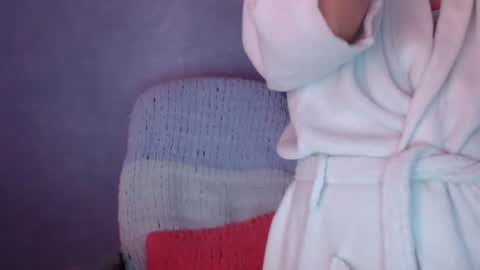 luckylinda23 online show from January 18, 2026, 4:22 pm