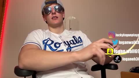 Snapshot of luckyloganx chatting on January 25, 2025, 2:47 am Logan Wall online show from January 25, 2025, 2:47 am