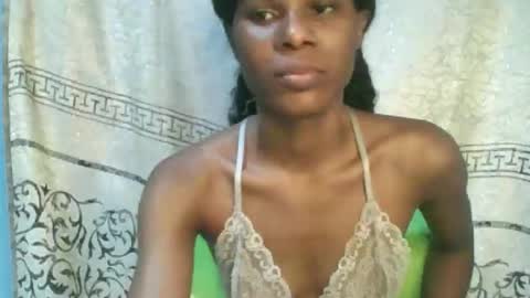 Snapshot of luckymadequeen chatting on June 10, 2026, 10:30 pm Gloria online show from June 10, 2026, 10:30 pm
