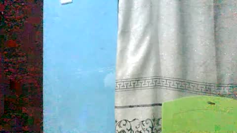 Snapshot of luckymadequeen chatting on June 25, 2026, 12:10 am Gloria online show from June 25, 2026, 12:10 am