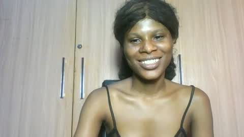 Snapshot of luckymadequeen chatting on July 4, 2026, 1:34 am Gloria online show from July 4, 2026, 1:34 am