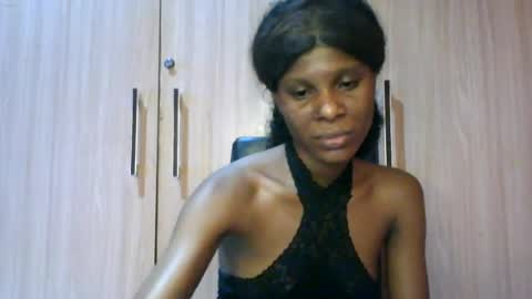 Snapshot of luckymadequeen chatting on July 18, 2026, 11:41 pm Gloria online show from July 18, 2026, 11:41 pm