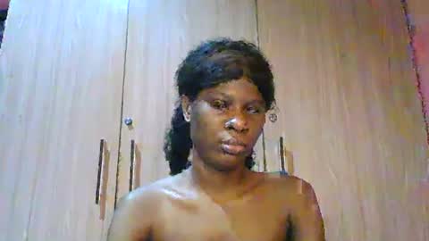 Snapshot of luckymadequeen chatting on July 26, 2026, 2:42 am Gloria online show from July 26, 2026, 2:42 am