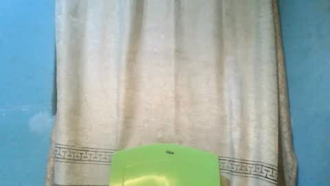 Snapshot of luckymadequeen chatting on July 26, 2026, 10:27 pm Gloria online show from July 26, 2026, 10:27 pm