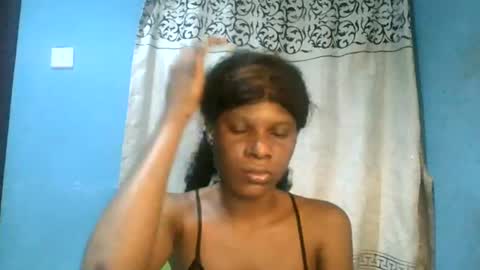 Snapshot of luckymadequeen chatting on July 29, 2026, 3:48 am Gloria online show from July 29, 2026, 3:48 am