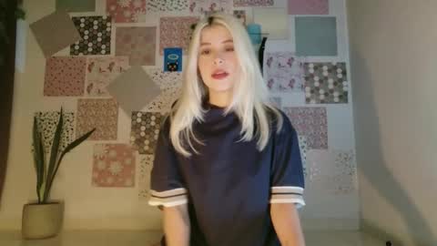 luckysapphire777 online show from December 14, 2025, 7:14 am