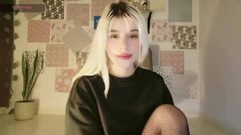luckysapphire777 online show from April 24, 2026, 1:57 pm