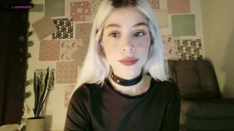 luckysapphire777 online show from May 15, 2026, 11:17 am