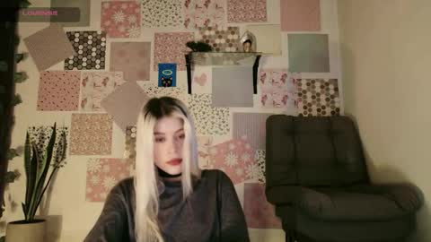 luckysapphire777 online show from May 19, 2026, 11:38 am