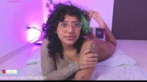 Luanis online show from March 7, 2026, 1:35 am