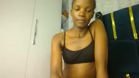 Snapshot of luckyy003 chatting on September 25, 2025, 4:05 am brielle online show from September 25, 2025, 4:05 am