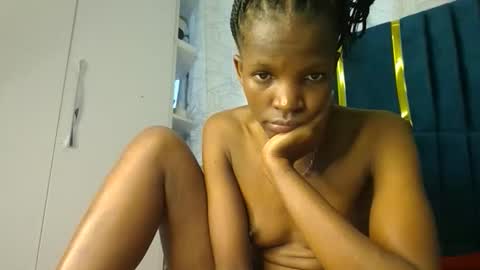 Snapshot of luckyy003 chatting on October 1, 2025, 10:43 am brielle online show from October 1, 2025, 10:43 am