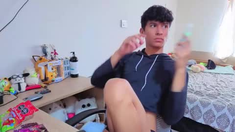 Lu Independent Model online show from December 20, 2025, 3:52 pm