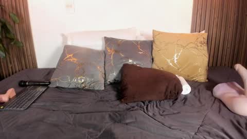 Lucy online show from April 16, 2026, 3:18 am