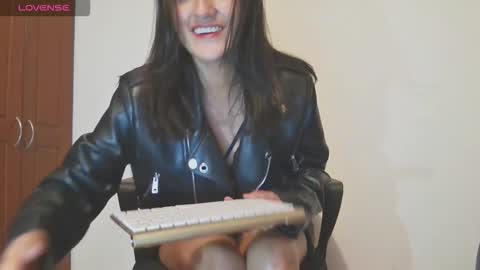 Lucy online show from November 12, 2025, 10:52 pm