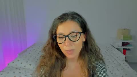 Snapshot of lucy__ray chatting on April 22, 2026, 9:27 pm lucy__ray online show from April 22, 2026, 9:27 pm