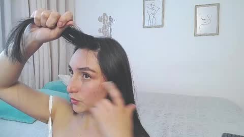 Lucia online show from April 16, 2026, 11:07 pm