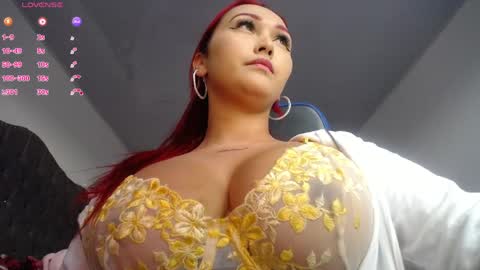 lucy_beatifull online show from April 18, 2026, 10:10 pm