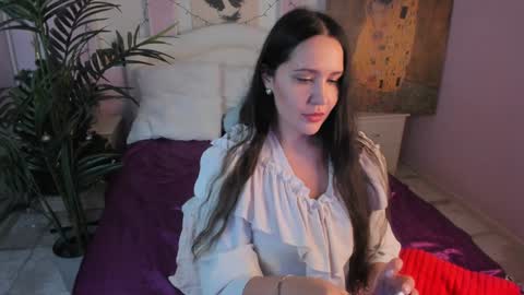 Snapshot of lucy_boobsy chatting on December 21, 2024, 9:15 pm Laura online show from December 21, 2024, 9:15 pm