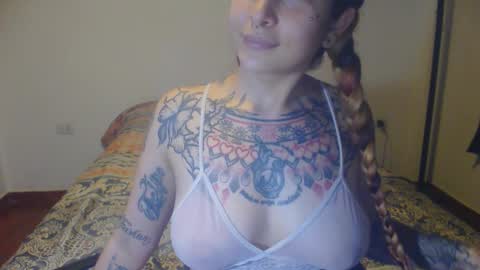 Snapshot of lucy_dreams69 chatting on November 13, 2025, 11:25 pm Lucia online show from November 13, 2025, 11:25 pm